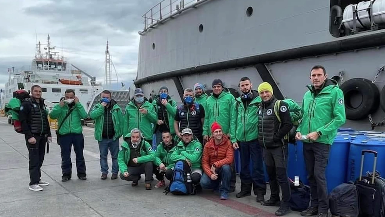 Първата група от 15 български полярници от 30 ата ни антарктическа