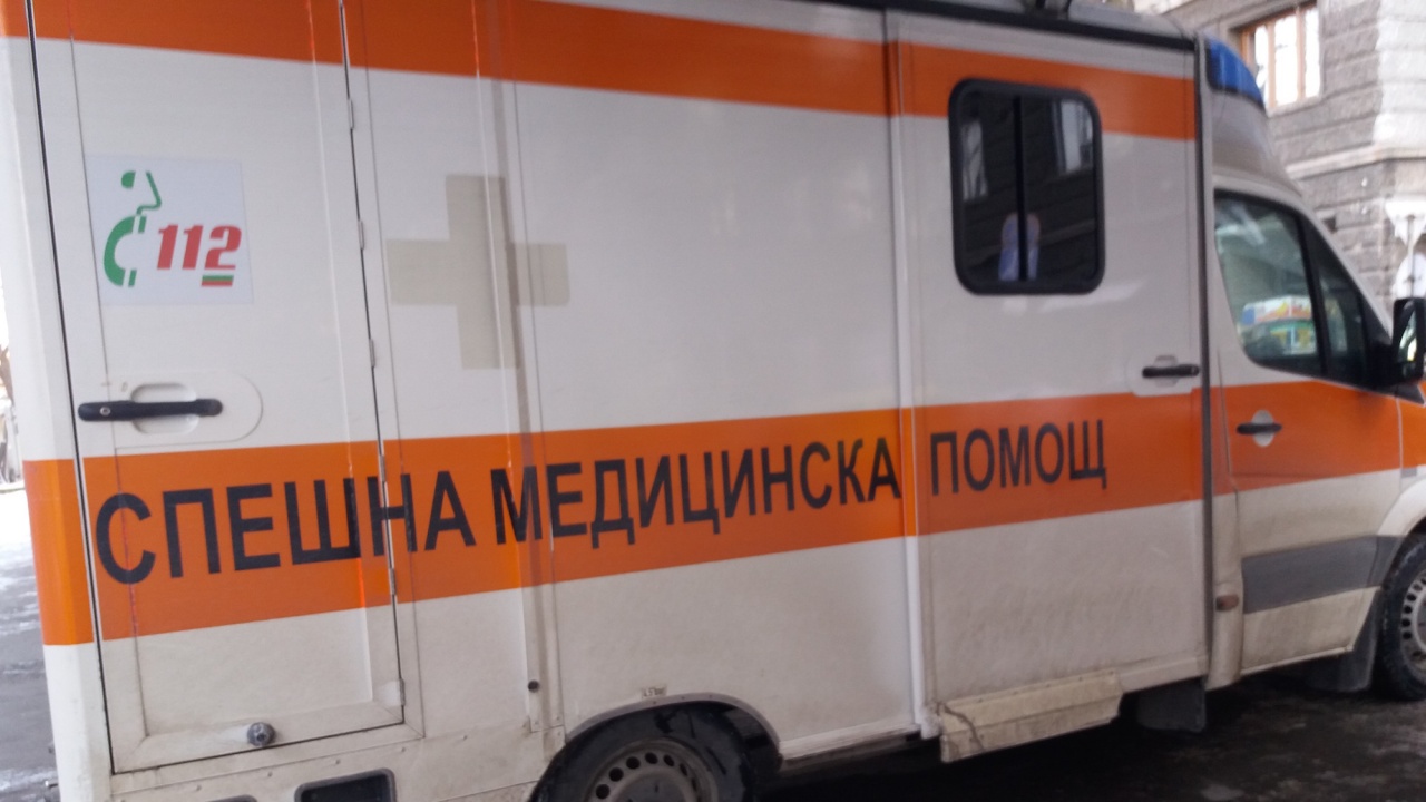 Шофьор блъсна жена край сградата на полицията в Благоевград и избяга