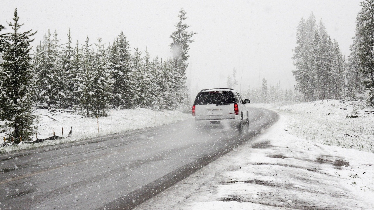Сняг на Петрохан - има ли закъсали автомобили