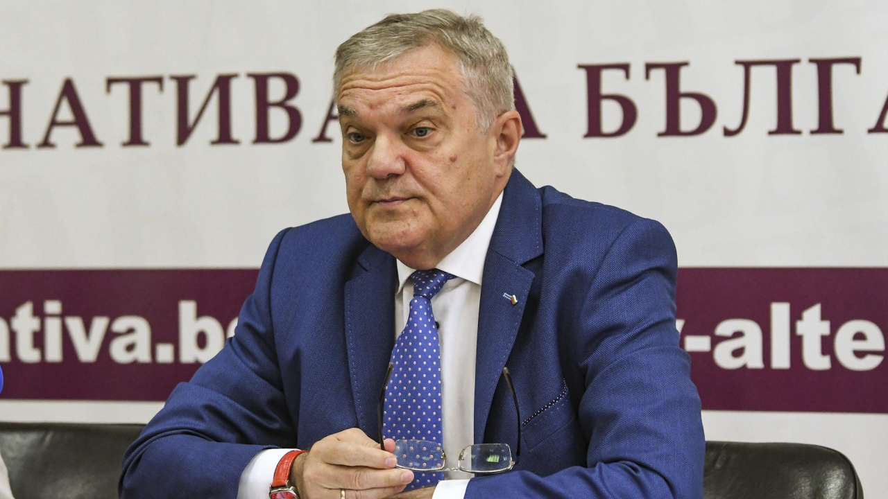 Румен Петков: Минеков да бъде незабавно уволнен
