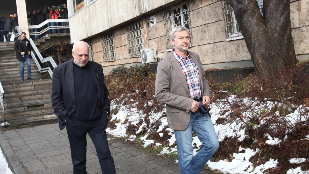 Минеков отиде лично да "изчегърта" ГЕРБ от централата им в НДК