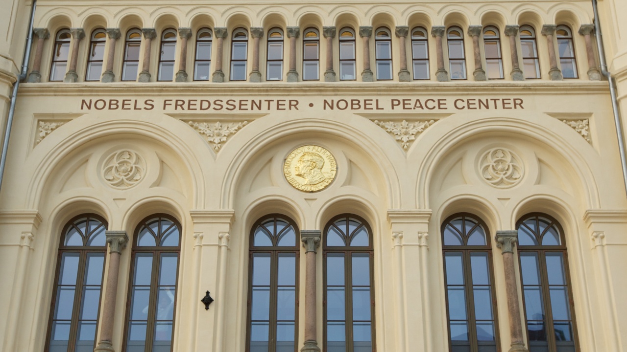 Нобеловата награда за мир бе връчена на Дмитрий Муратов и Мария Реса на церемония в Осло