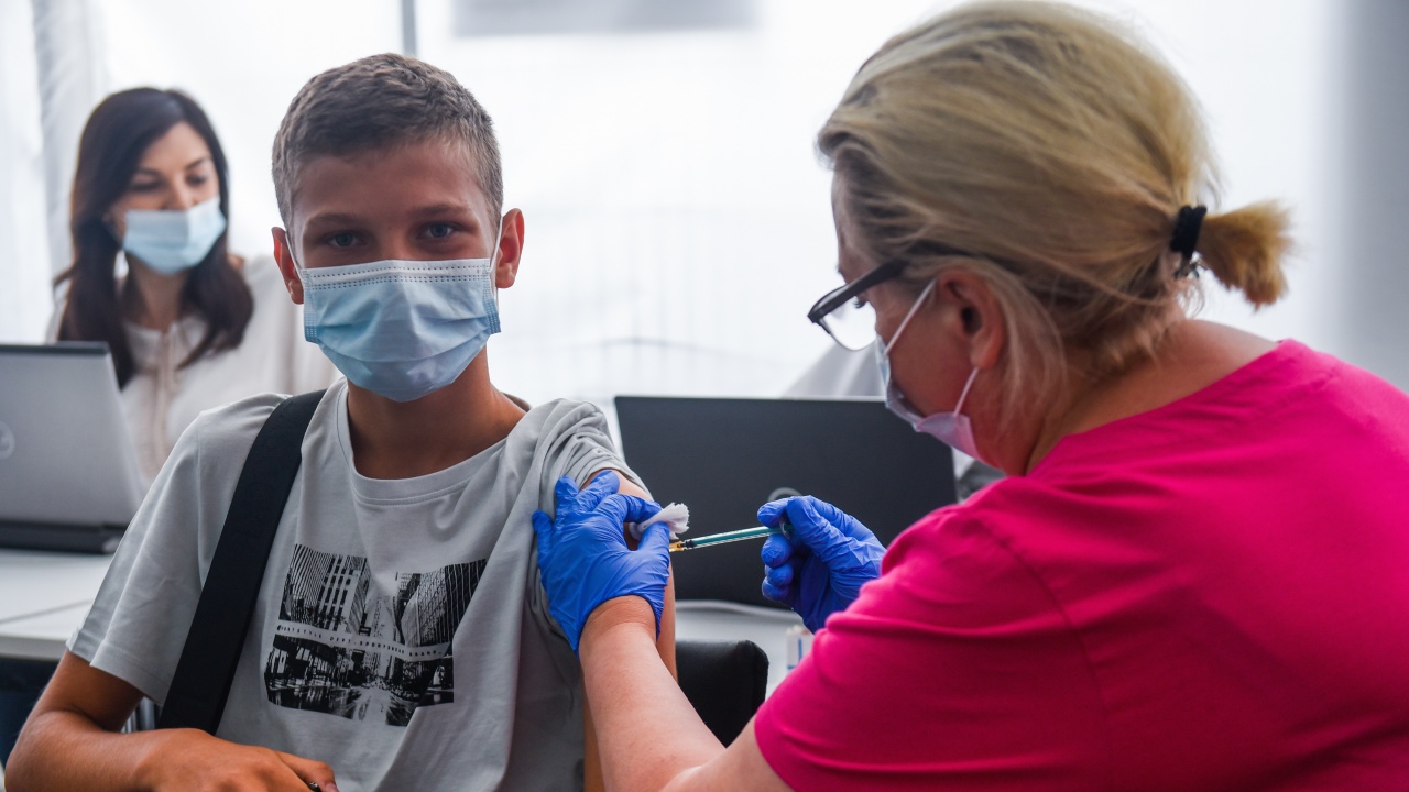  Нидерландия предлага имунизация против COVID-19 на децата от 5 до 11 години 