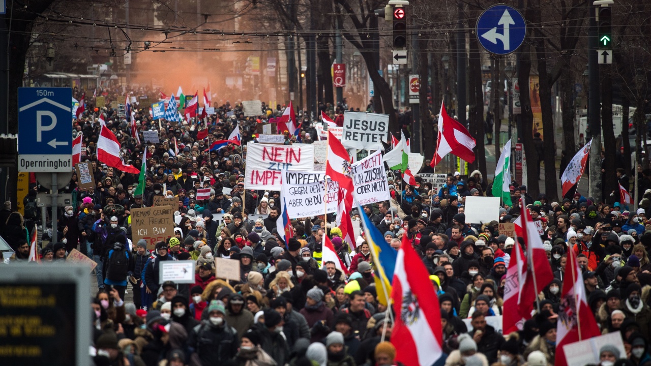 Над 40 хил. протестираха за пореден път срещу COVID мерките в Австрия