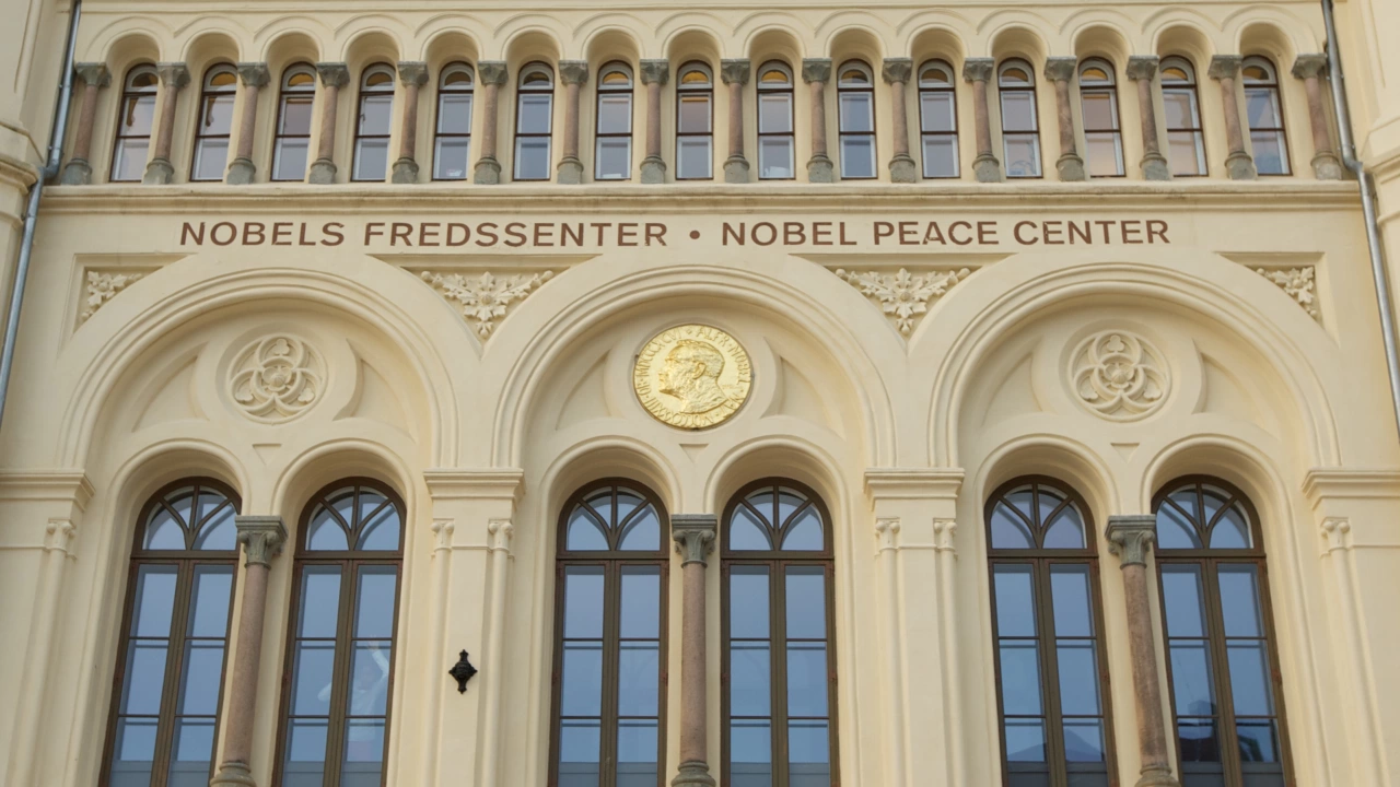 Журналистите Дмитрий Муратов и Мария Реса получиха днес Нобеловата награда
