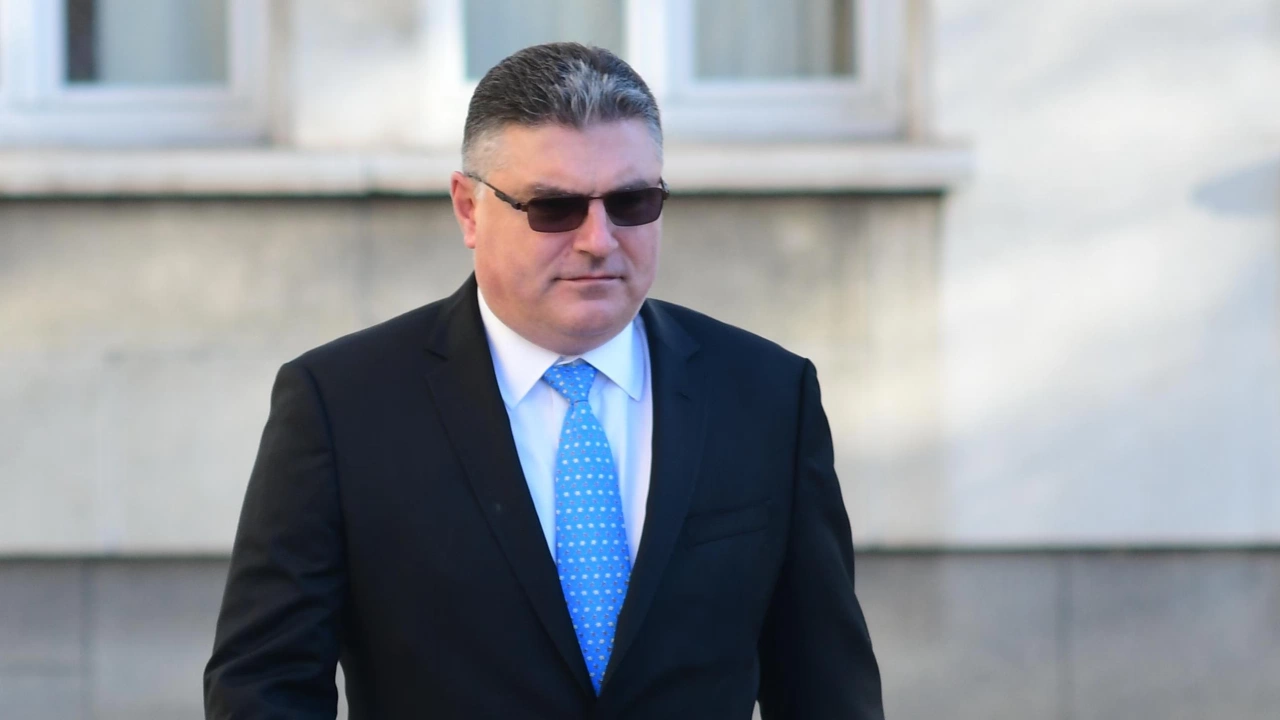 Служебният военен министър на е предложен за нов български посланик