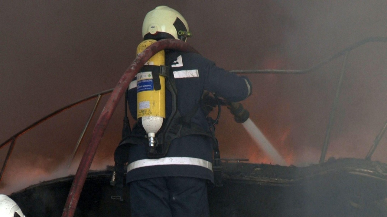 При пожар в Добрич е загинала 80-годишна жена, съобщават от