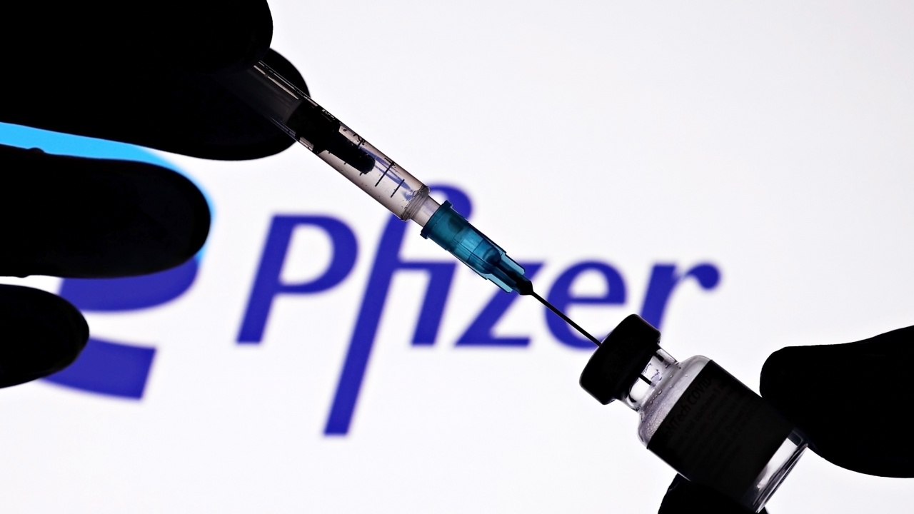 Pfizer измества AstraZeneca по доставки на ваксини за бедните държави
