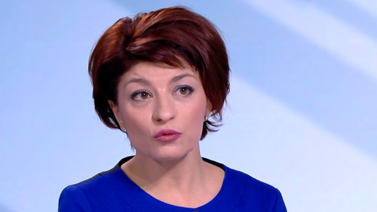 Атанасова: Г-н Петков не изпълни първото си обещание