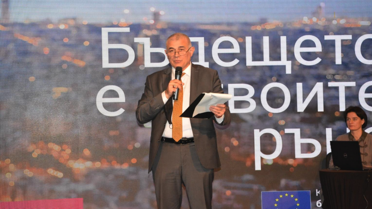 Министър Гьоков: 670 000 българи ще подобрят дигиталните си умения по програми на МТСП