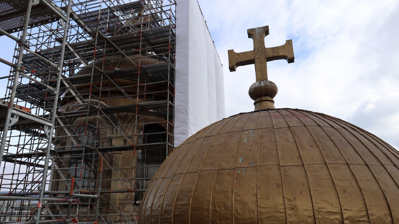 Куполите на катедралата във Варна са с нова позлата