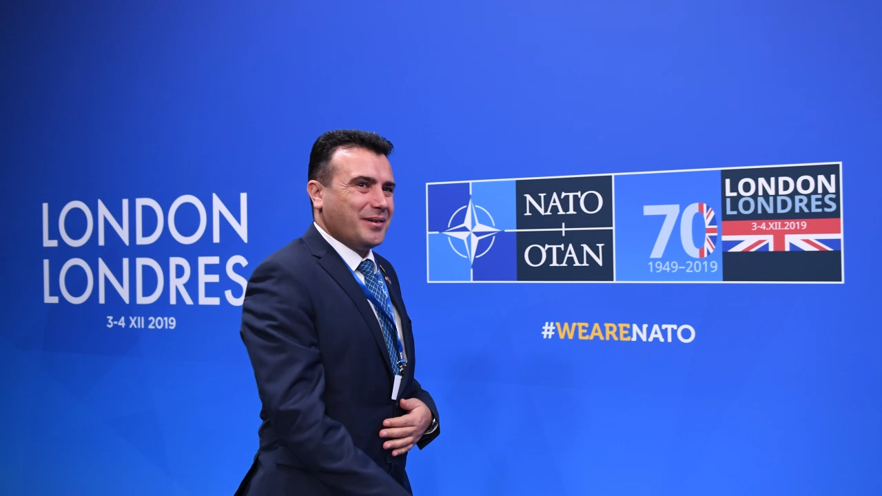 Премиерът на Република Северна Македония в телефонен разговор е честитил