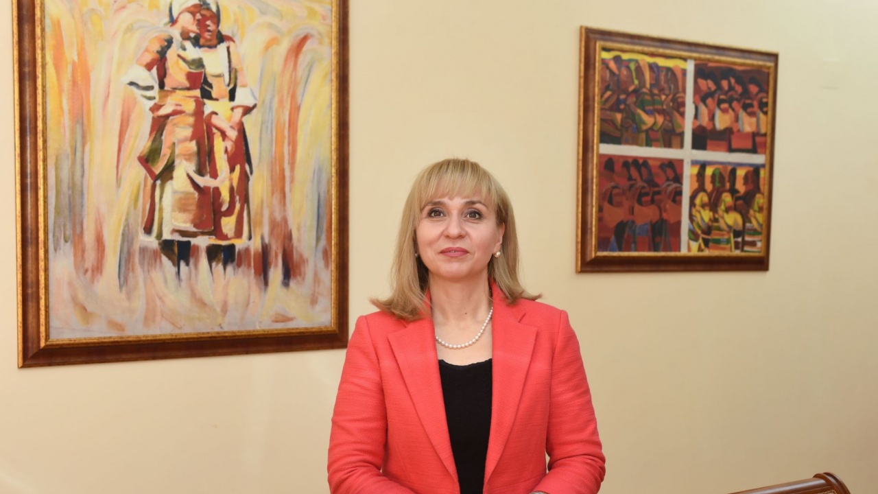 Диана Ковачева поиска от здравния министър безплатен телефон за COVID