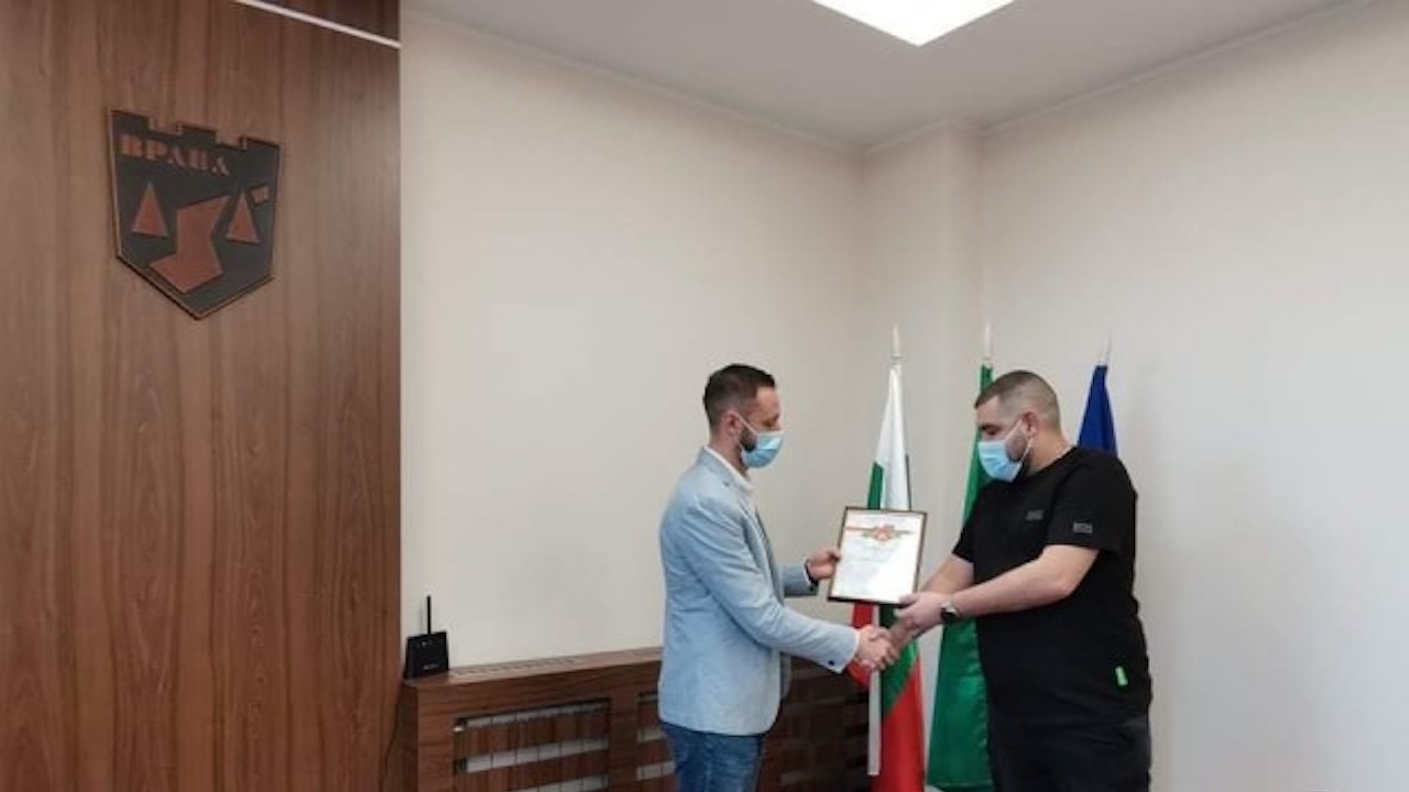 Община Враца награди победителите в конкурса за коледна украса