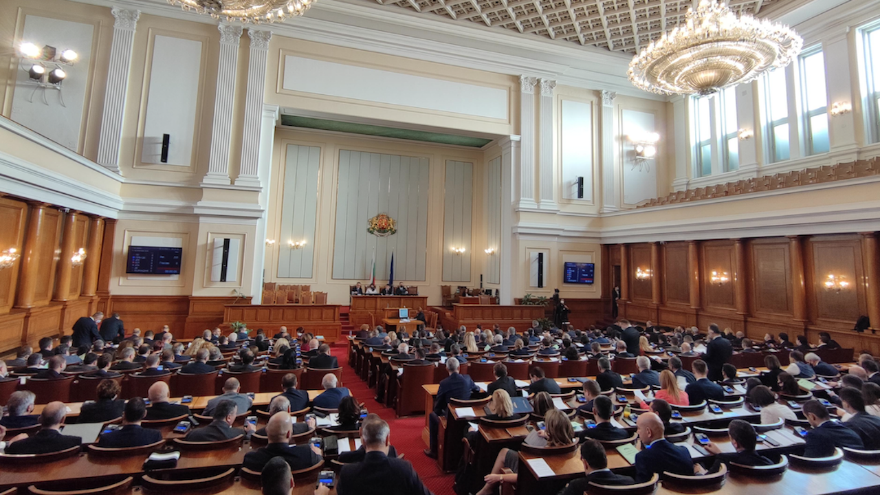 Парламентът прие промяна в структурата на Министерски съвет