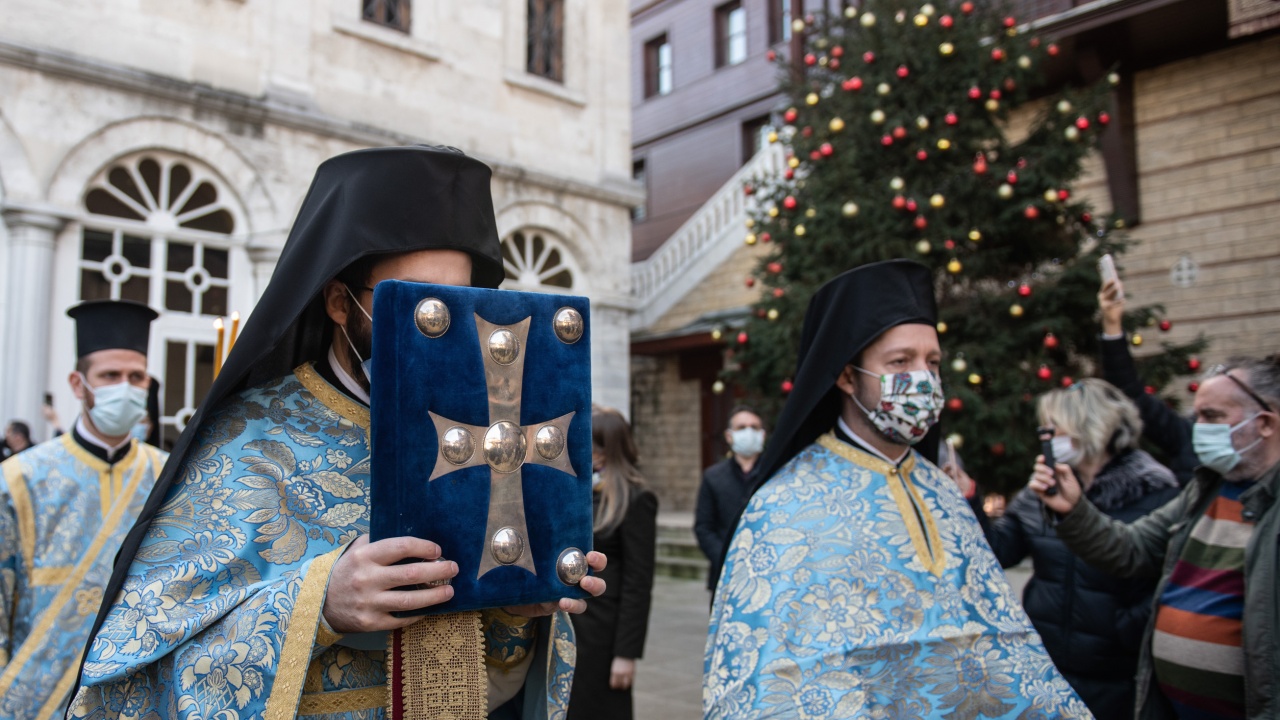 Водещите новини за 27.12.21 г. ! Стефановден е и...