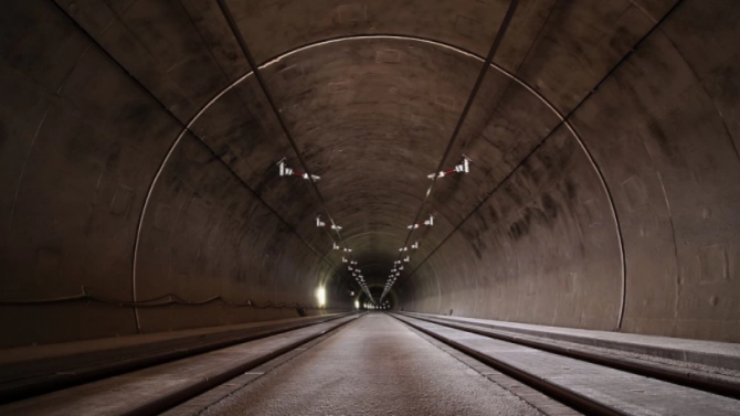 Временно е спряно осветлението в тунел "Кочериново" на АМ "Струма" 