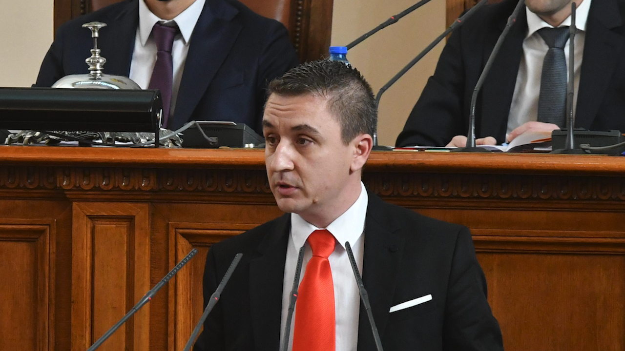 Министър Николов: Правителството иска компенсации от компанията, изграждаща интерконектора Гърция - България