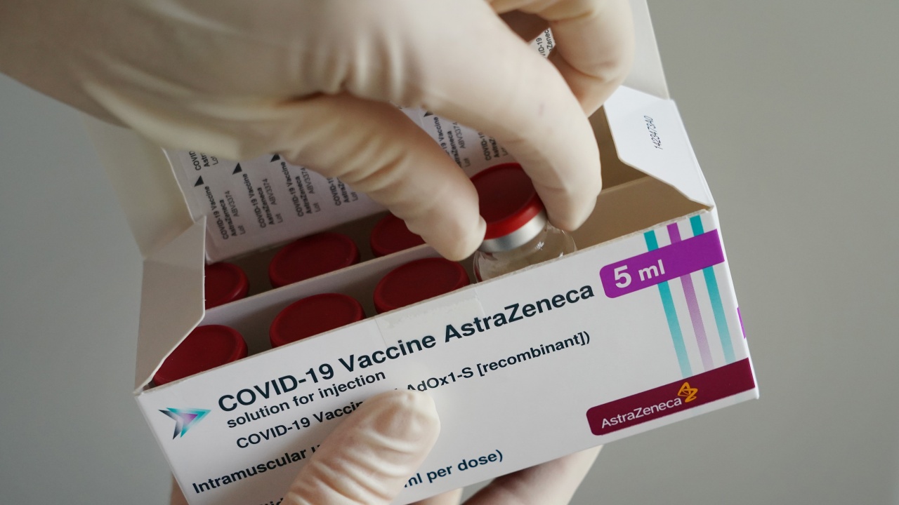 4 800 дози от ваксината срещу COVID-19 на АстраЗенека пристигнаха днес