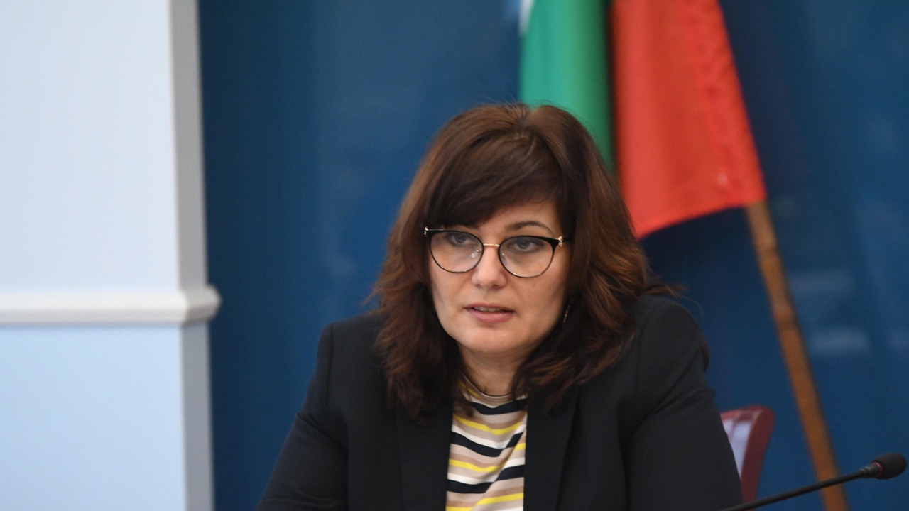  Министър Сербезова разкри какво следва при нов растеж на Коронавирус болните 
