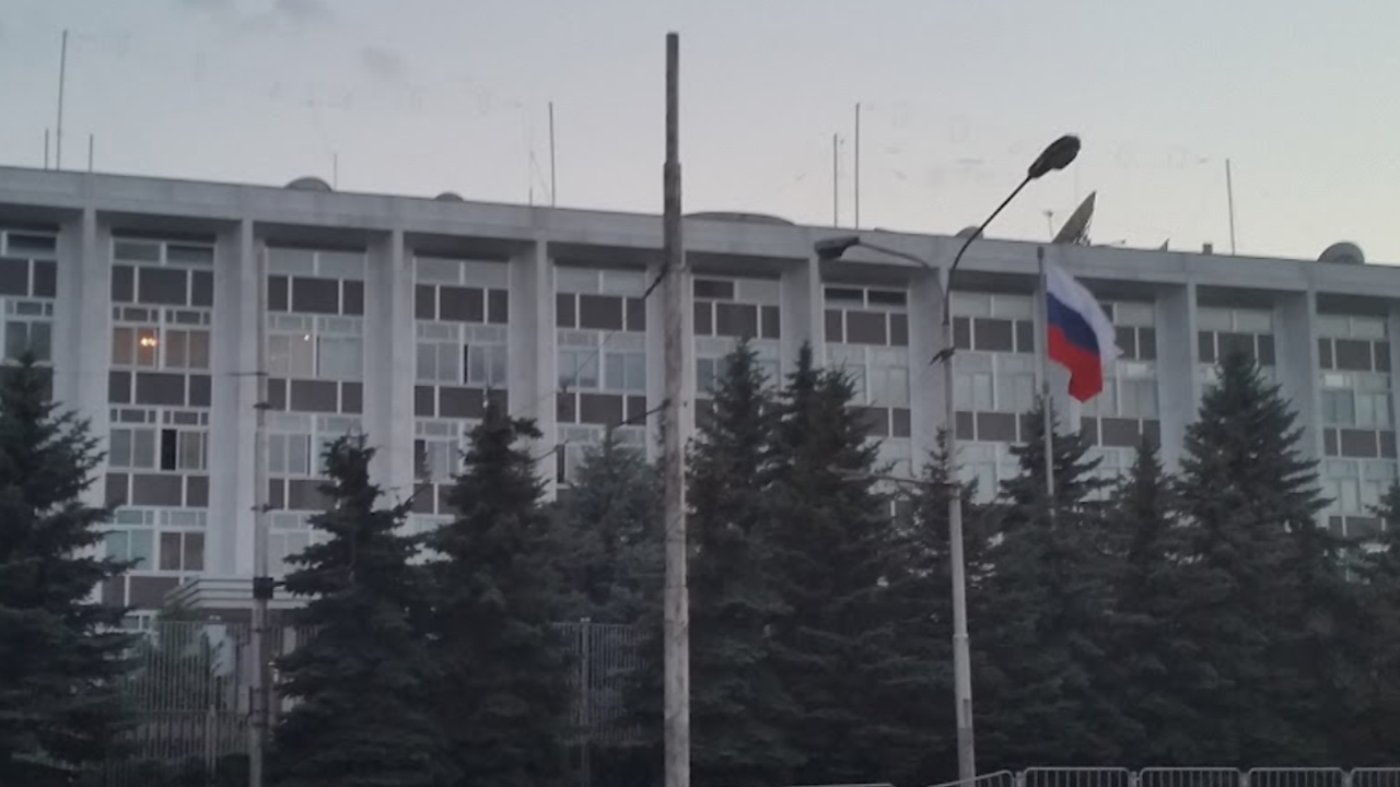 Руското посолство в София: Антъни Блинкен се шегува по типичния за него просташки начин относно събитията в Казахстан