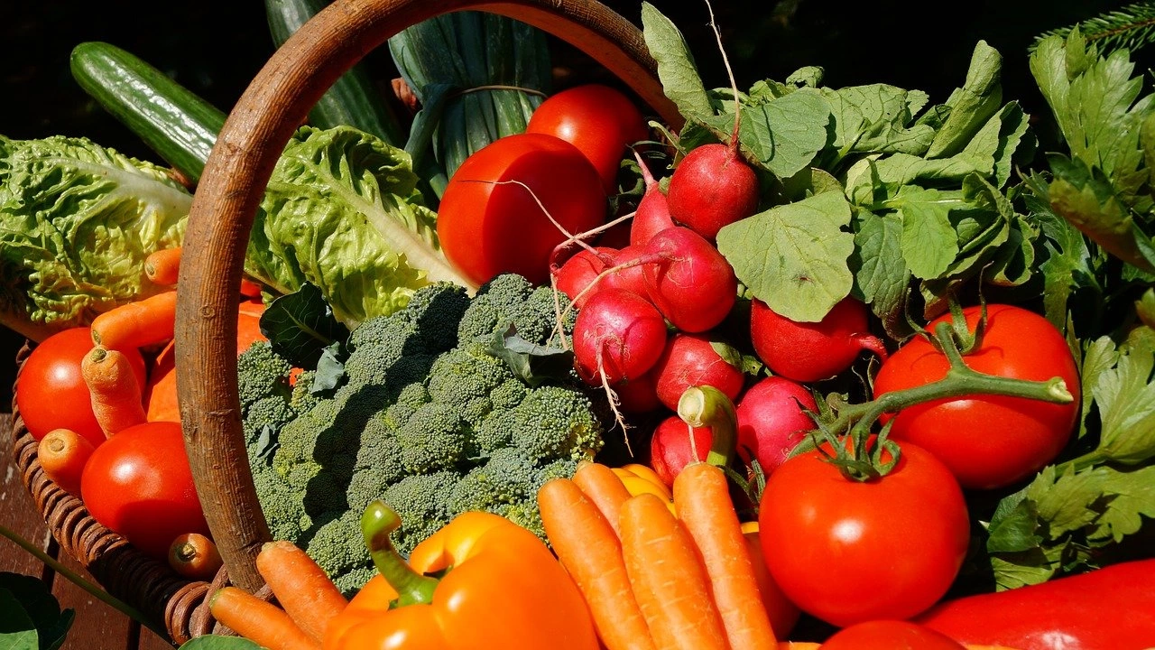 Значително поскъпване на зеленчуците и плодовете се очаква през годината