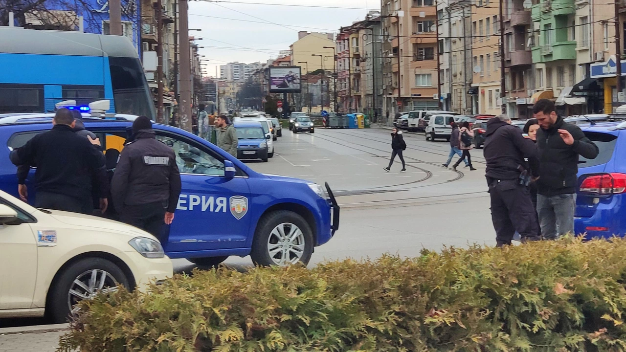 Жандармерията задържа трима чужденци вероятно мигранти в центъра на София Акцията