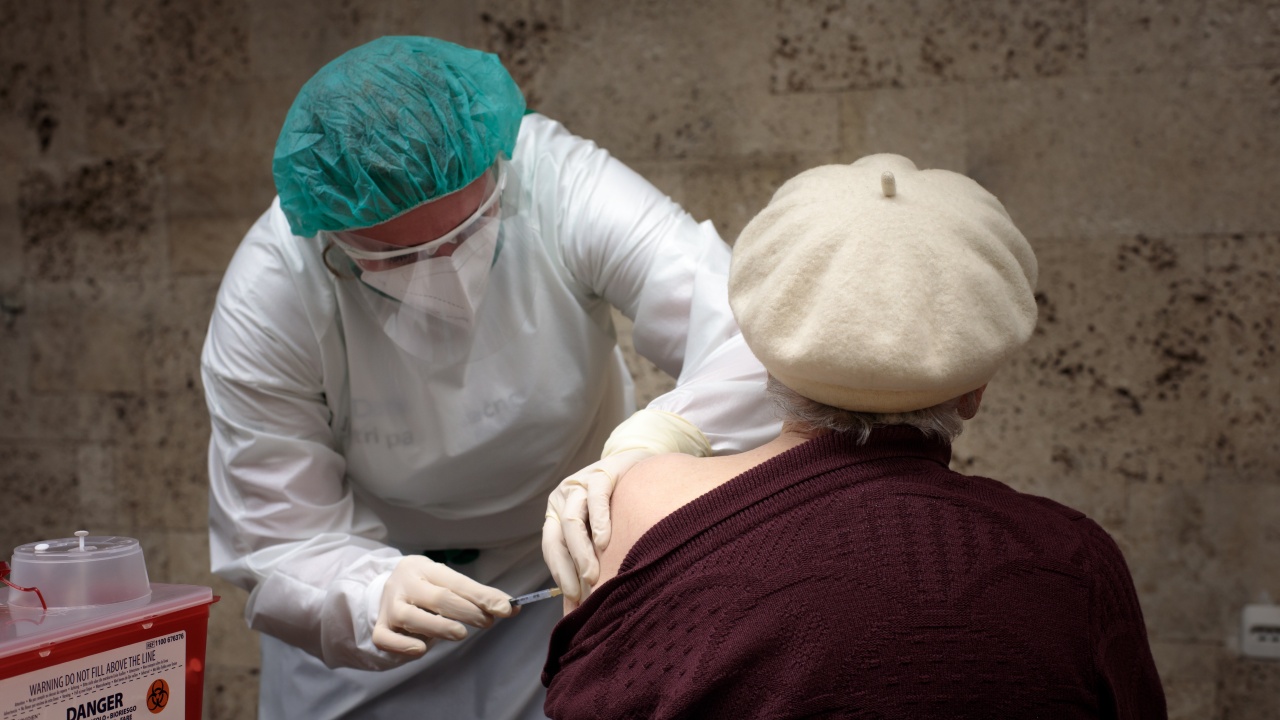  Словения стартира всеобща имунизация на популацията поради Омикрон 