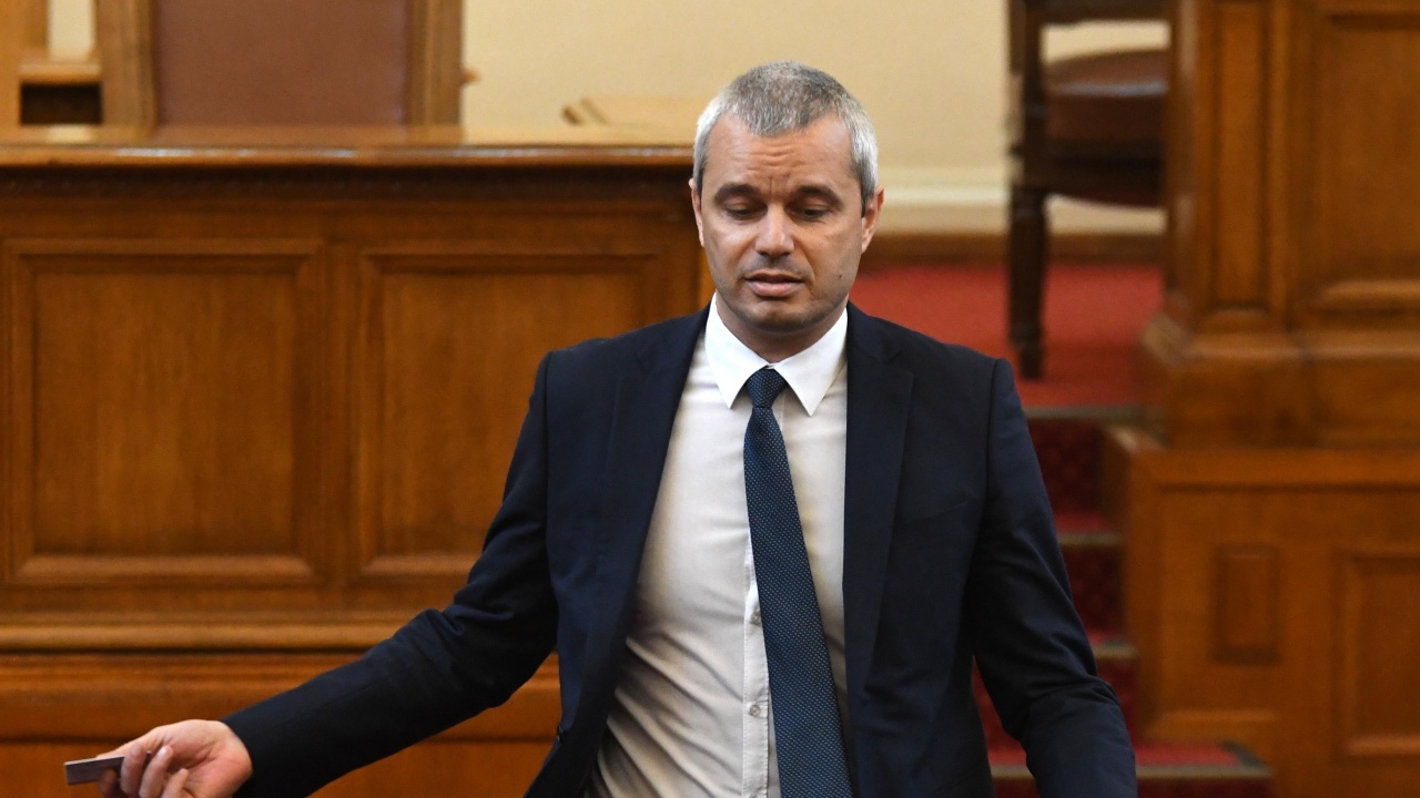 Костадинов пита ще има ли среща с Кирил Петков, сравни го с Борисов