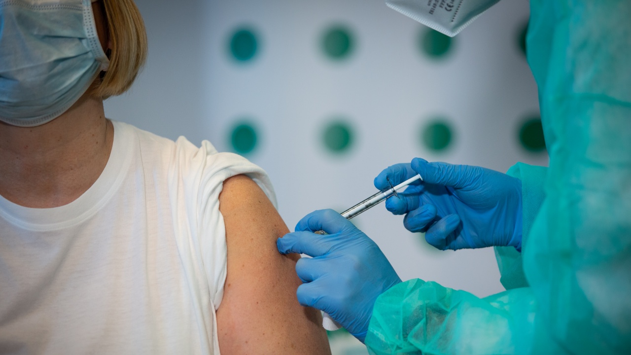 Австрия прие задължителната ваксинация за всички над 18 години