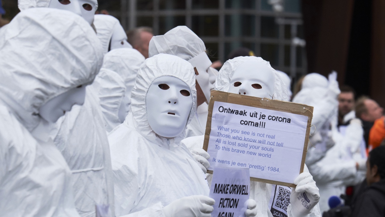 Протести в Нидерландия срещу противоепидемичните мерки