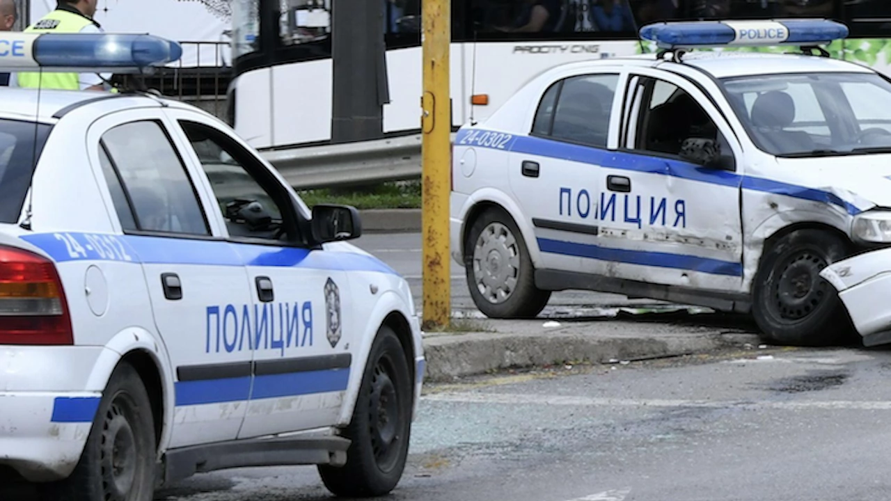 Патрулна кола катастрофира във Враца Пътният инцидент стана привечер на