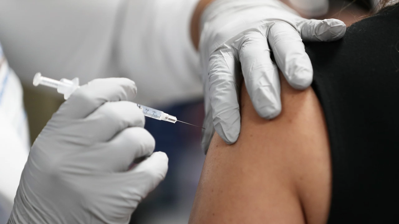 Близо 8800 дози ваксина срещу COVID 19 са поставени в общинските