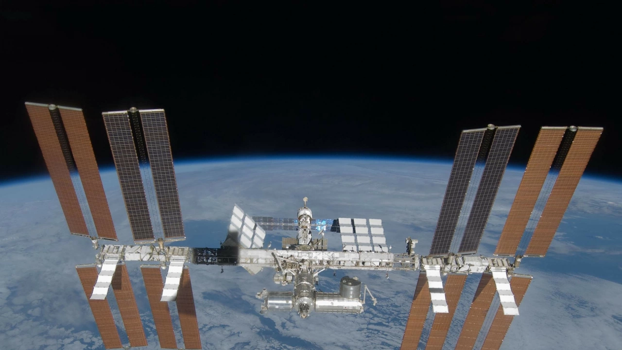 Орбитата на Международната космическа станция МКС беше коригирана предаде ТАСС