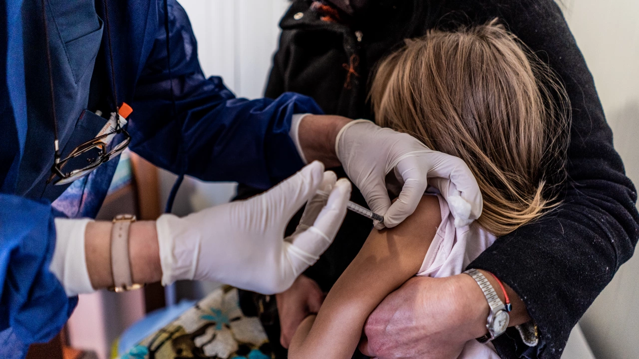 Норвегия става поредната държава която ще разшири ваксинацията срещу ковид