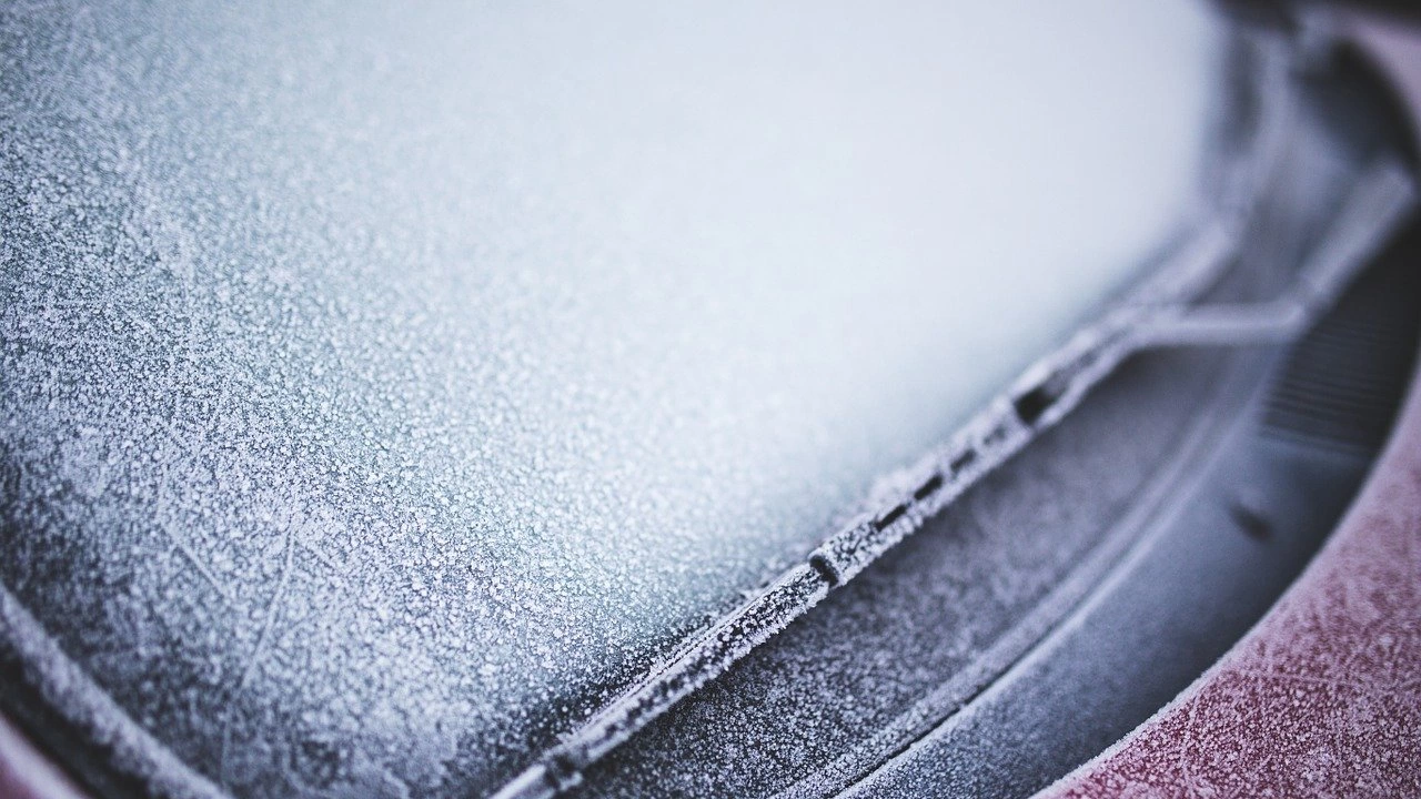 Не мийте колата при минусови температури сменете летните на зимни