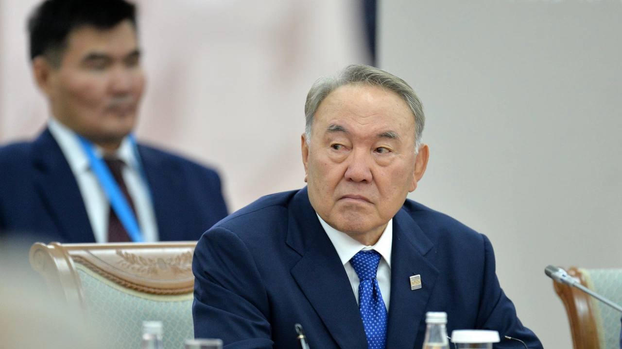 Двама представители на роднинския кръг на бившия казахстански президент Нурсултан