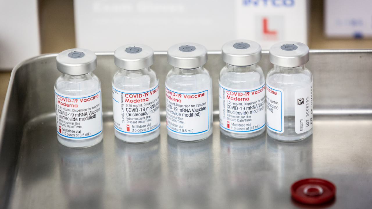 "Модерна" очаква през март резултати от експериментална ваксина срещу Омикрон