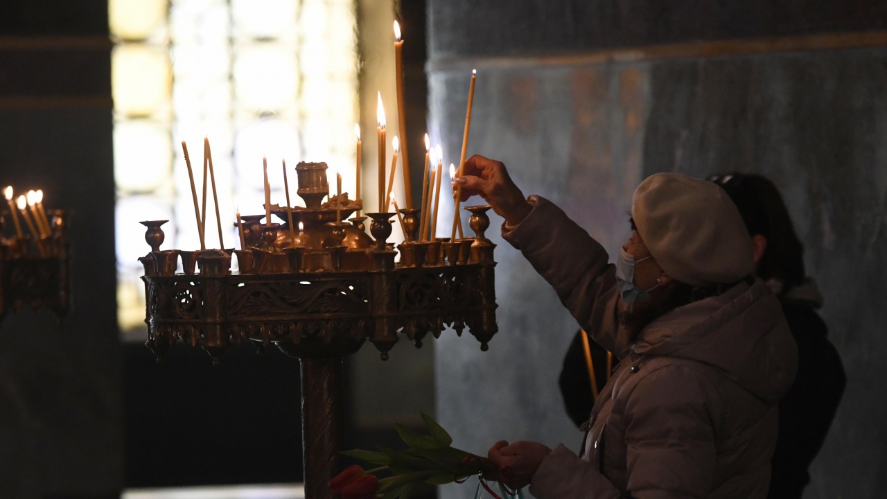 Православната църква почита паметта на Атанасий Велики