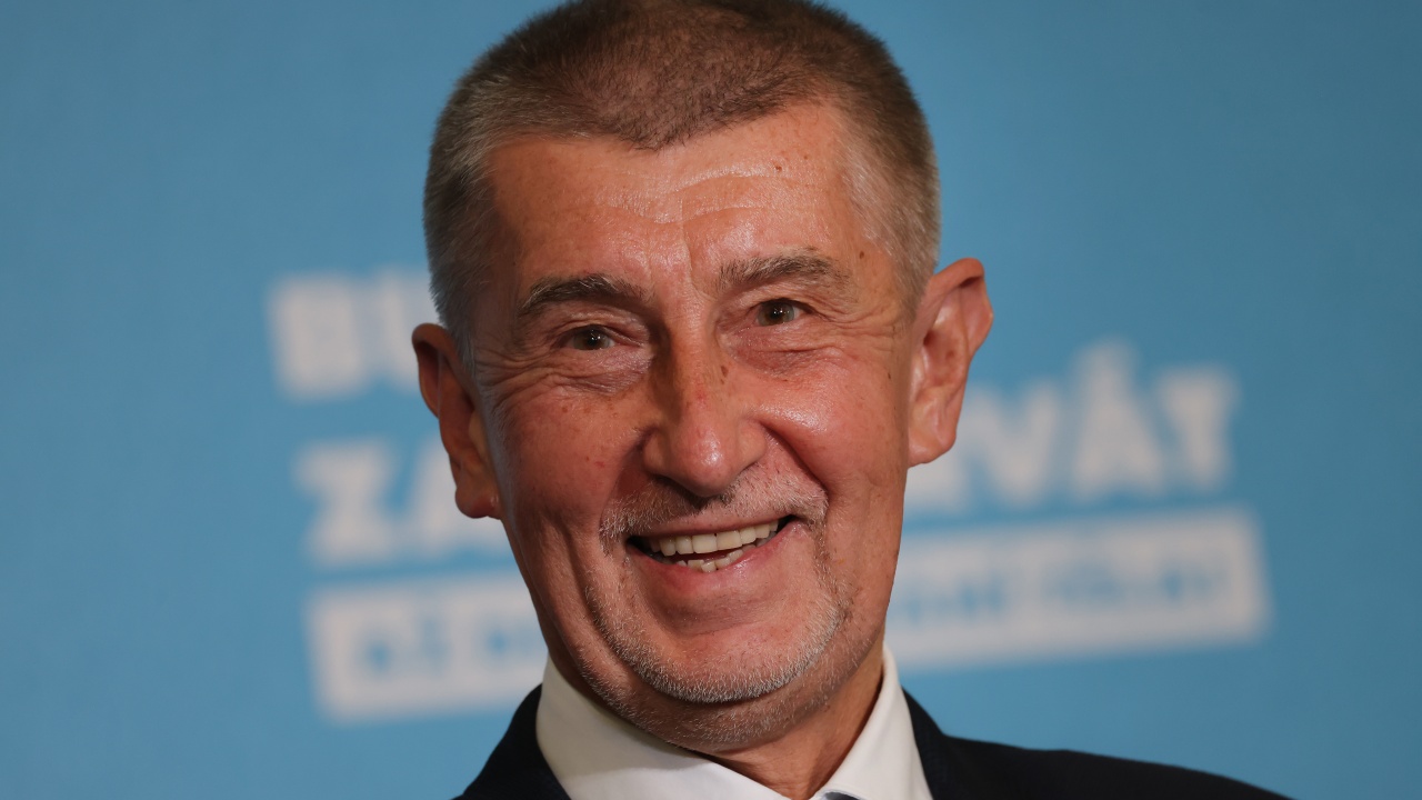Чешки депутати препоръчаха бившия премиер Бабиш да бъде лишен от депутатски имунитет