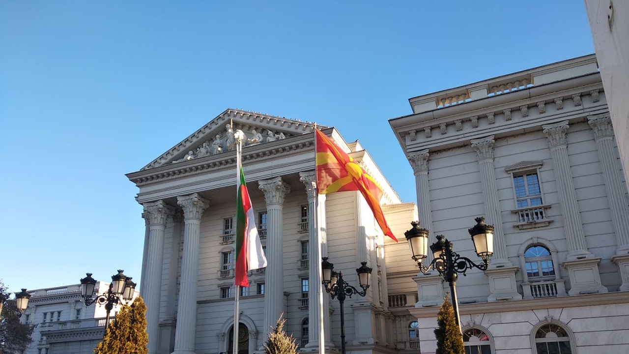 Барлакоски: С посещението на Петков в Скопие започнаха да се рушат бариерите между РСМ и България