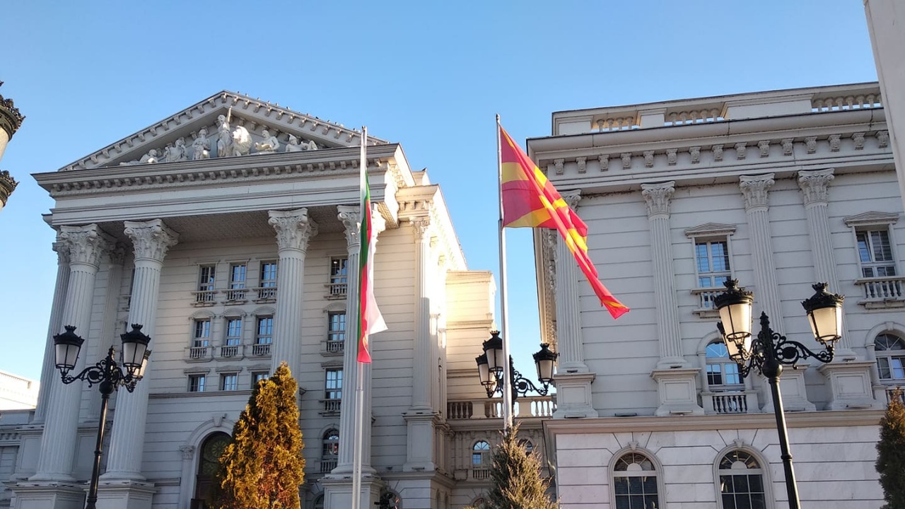 Историк: Срещата в Скопие е желание за обновление