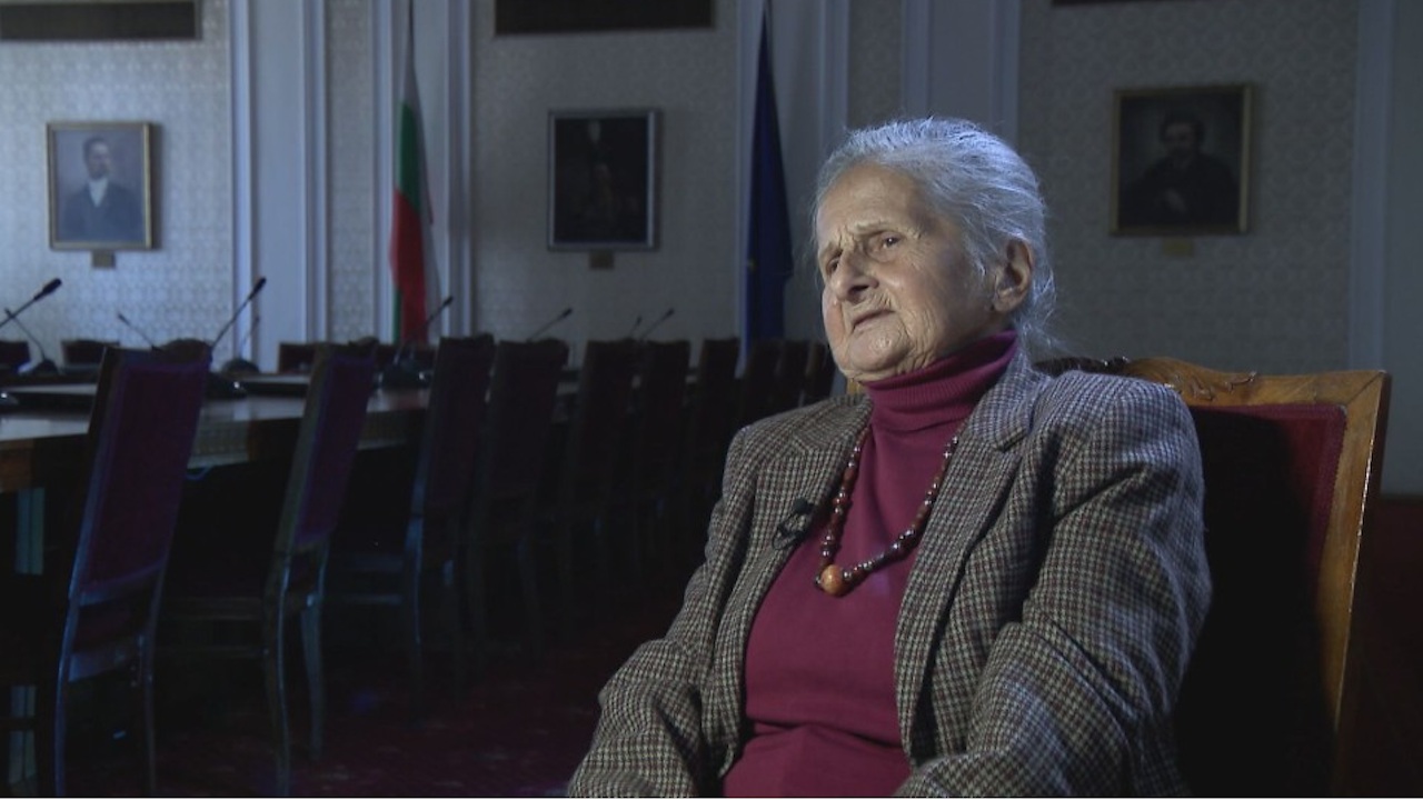 Как Данка Иванова, най-младата народна представителка на България, която е