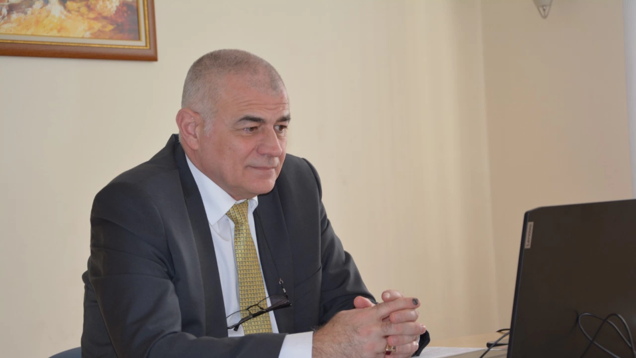 Министър и ръководството на Конфедерацията на независимите синдикати в България