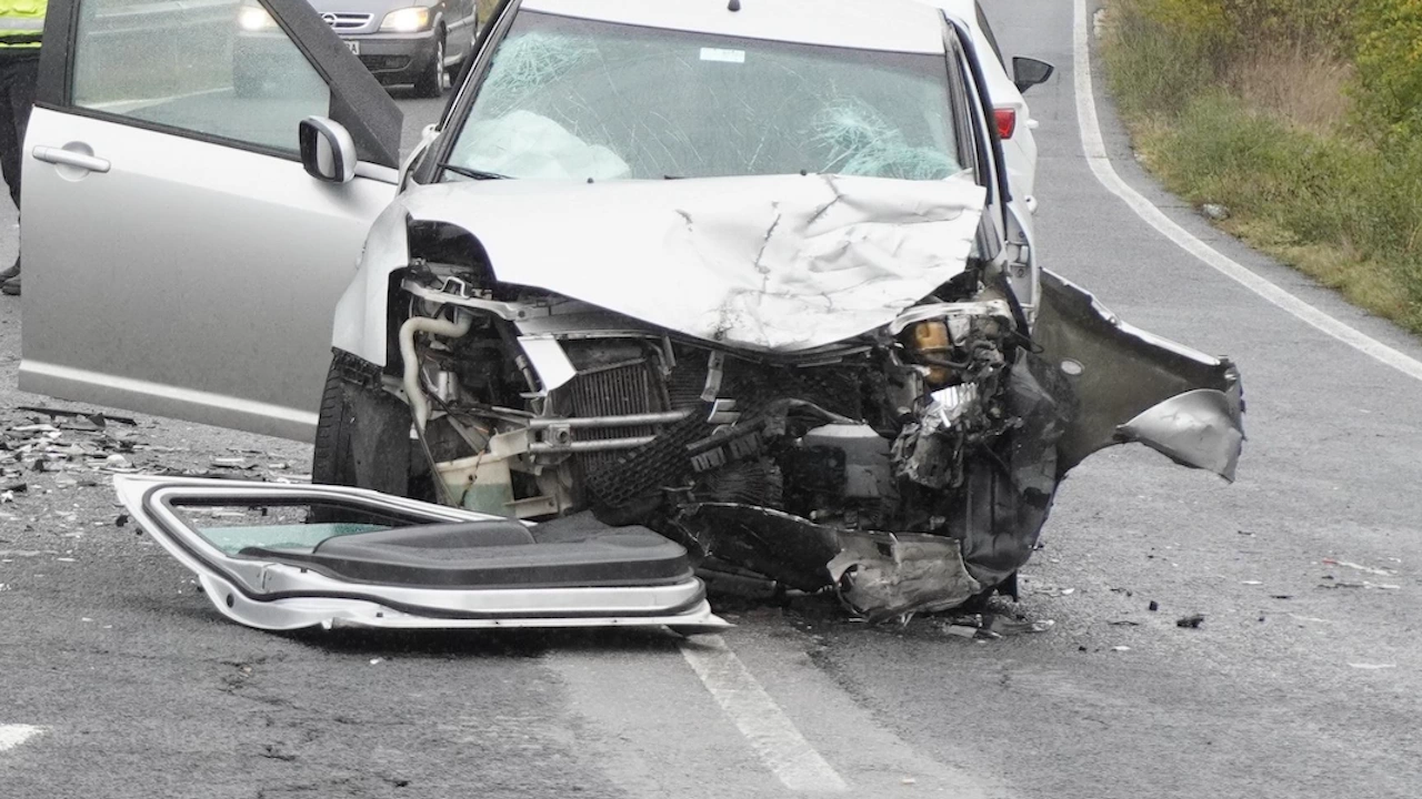 Шофьор е загинал при катастрофа в Плевенско съобщиха от Областната