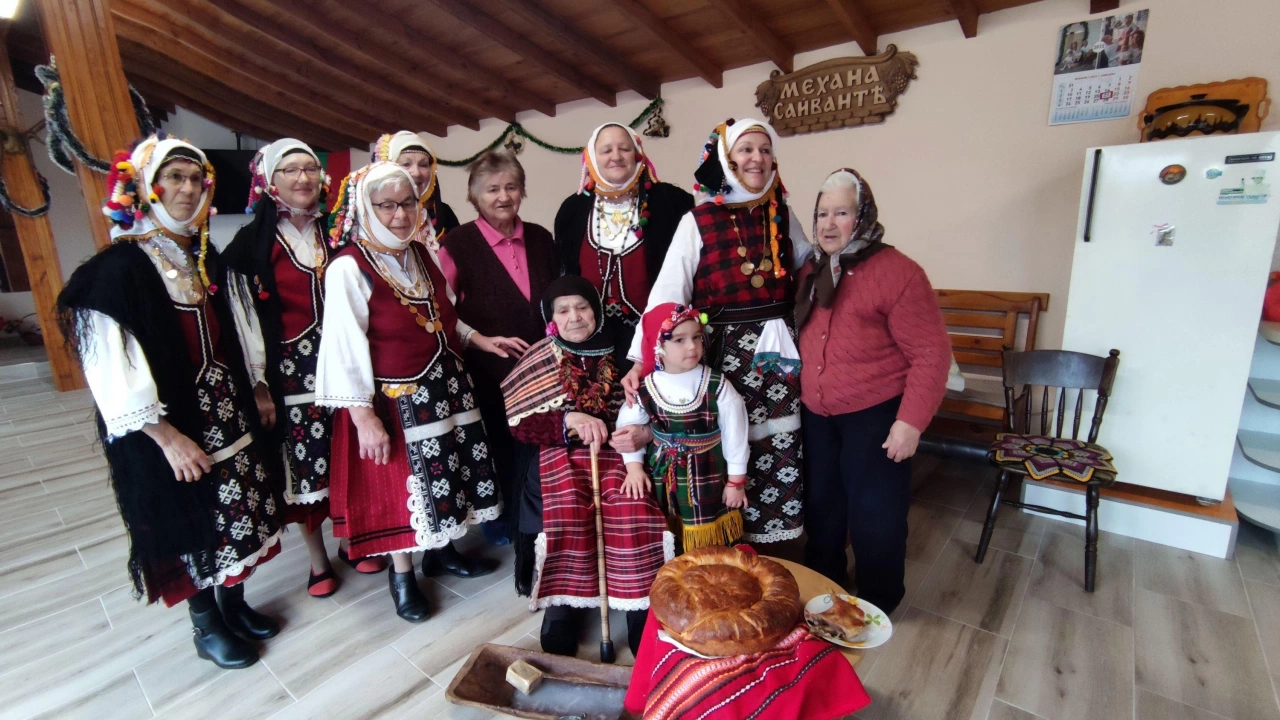 Във варненското село Здравец спазиха стародавната традиция за Бабинден Денят
