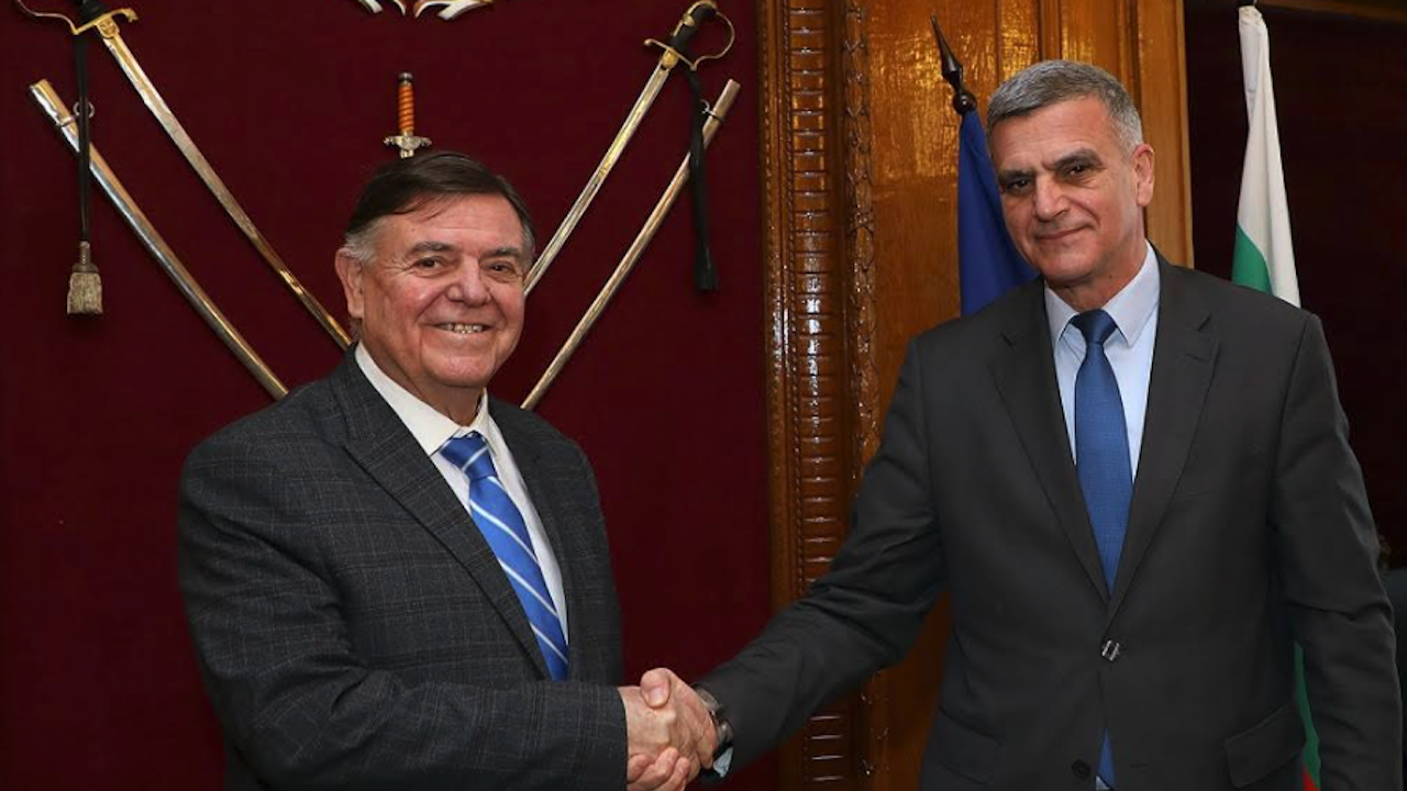 Министър Янев разговаря с аржентинския посланик