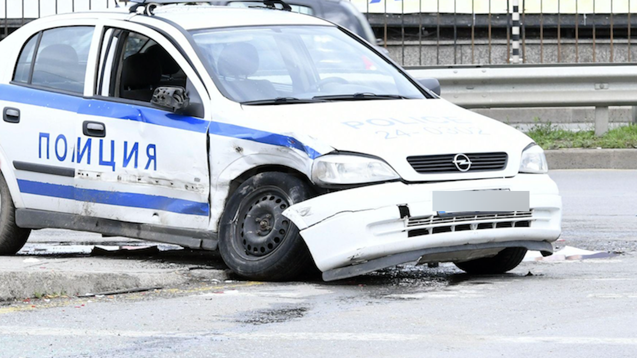 Съставиха акт на полицай, предизвикал катастрофа с патрулка в Бургас