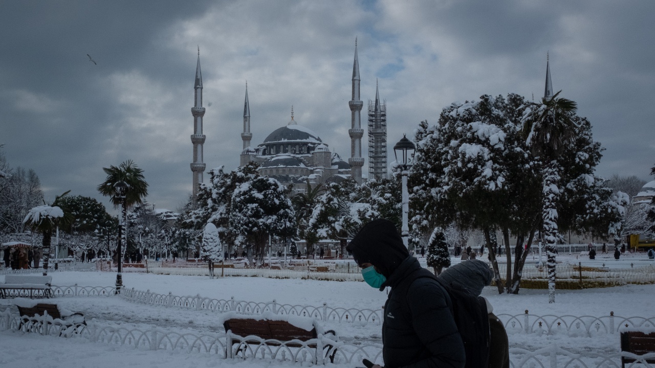 Нормализира се ситуацията след снега в Турция