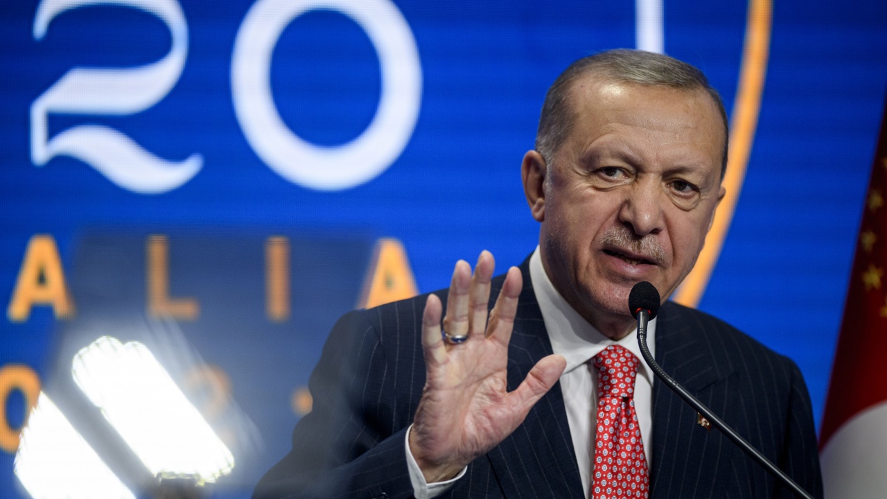 Ердоган започва "нова ера" с Израел и ОАЕ